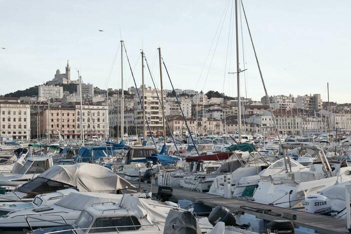 Image du Vieux-Port de Marseille montrant des bateaux